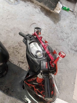 موتوسيكل و دراجات نارية ورباعية في طرابلس - V 150 Azzo